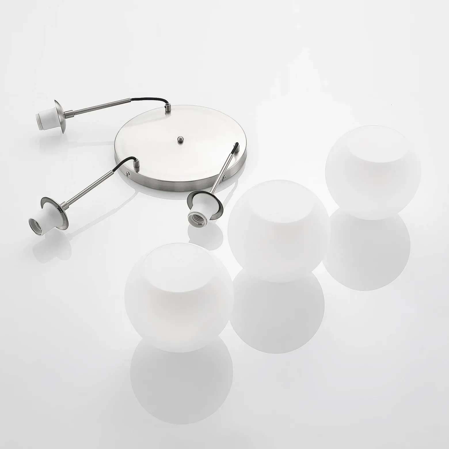 Lámpara colgante Lindby Jurian, Ø 32 cm, 3 luces, níquel/opal, cristal