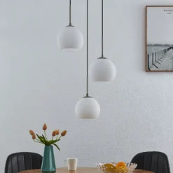 Lámpara colgante Lindby Jurian, Ø 32 cm, 3 luces, níquel/opal, cristal
