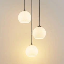 Lámpara colgante Lindby Jurian, Ø 32 cm, 3 luces, níquel/opal, cristal