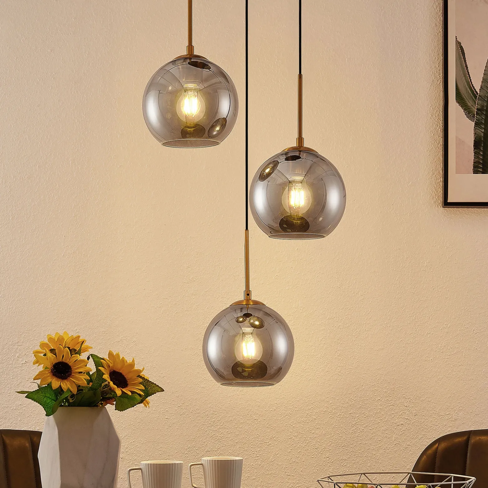 Lámpara colgante Lindby Jurian, 32 cm, 3 luces, bronce, humo, cristal