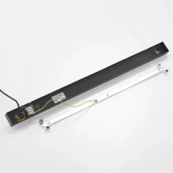 Lámpara colgante Lindby Kirista, 4 luces, negro/madera, 100 cm, E27