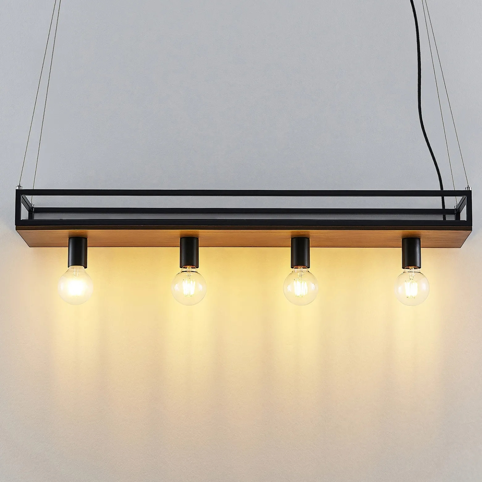 Lámpara colgante Lindby Kirista, 4 luces, negro/madera, 100 cm, E27