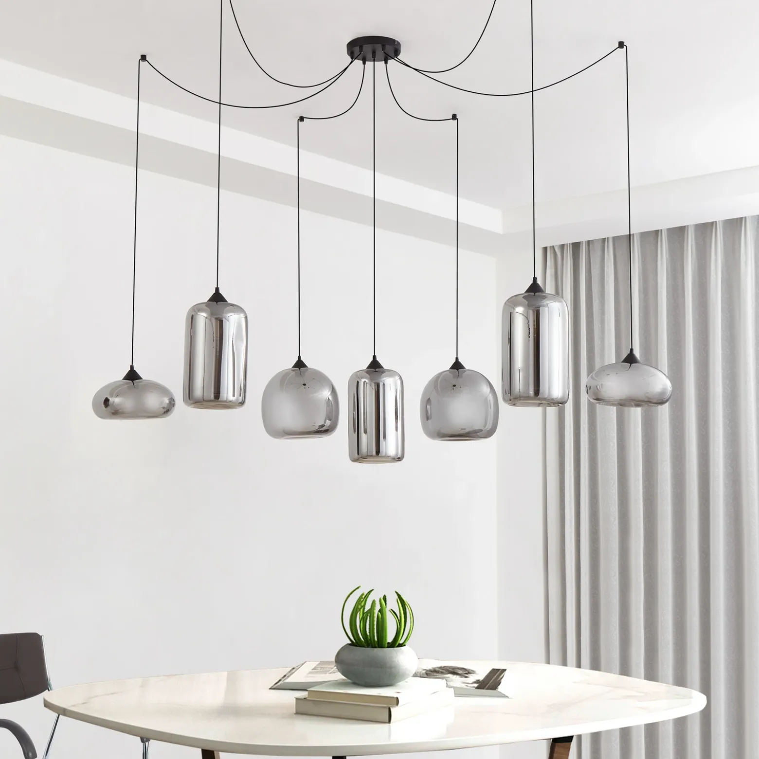 Lámpara colgante Lindby Marla, 7 luces, cristal, gris ahumado, 128cm