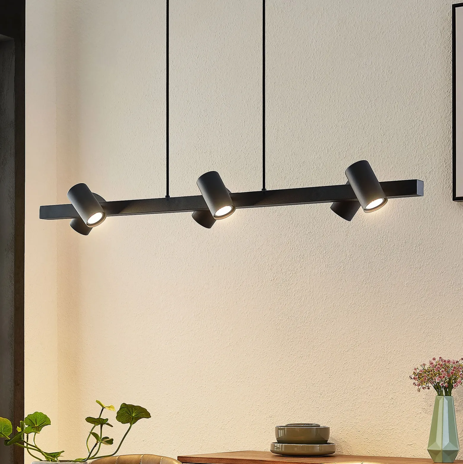 Lámpara colgante Lindby Savoli, 116 cm, negra, 6 luces, acero