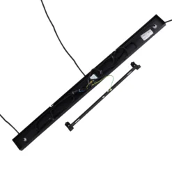 Lámpara colgante Lindby Yaelle, 92 cm de largo, 3 luces, ratán, E27