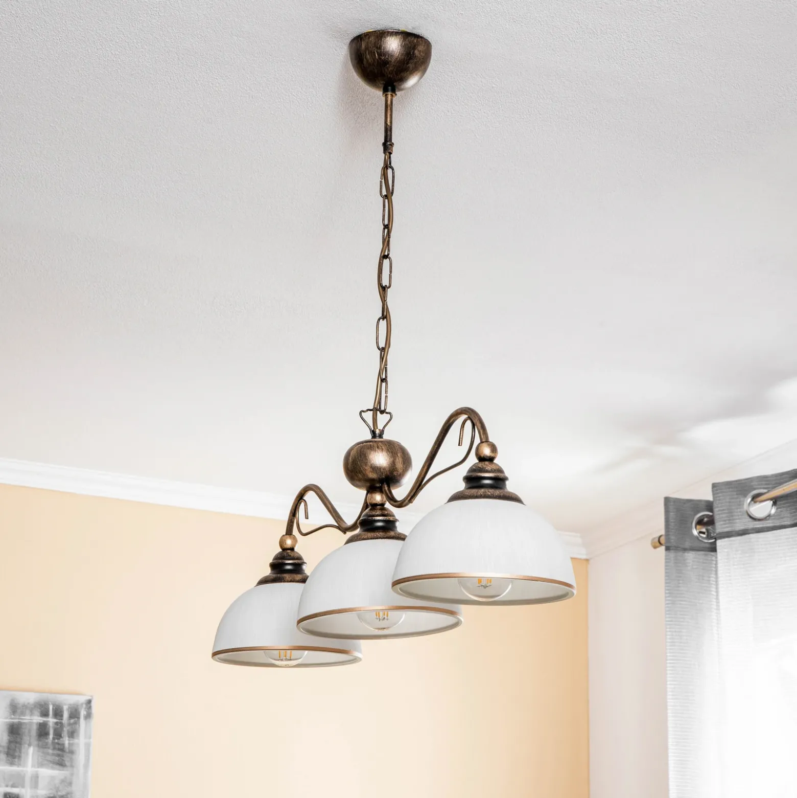 Lámpara colgante lineal Casale, 3 luces, longitud 74 cm