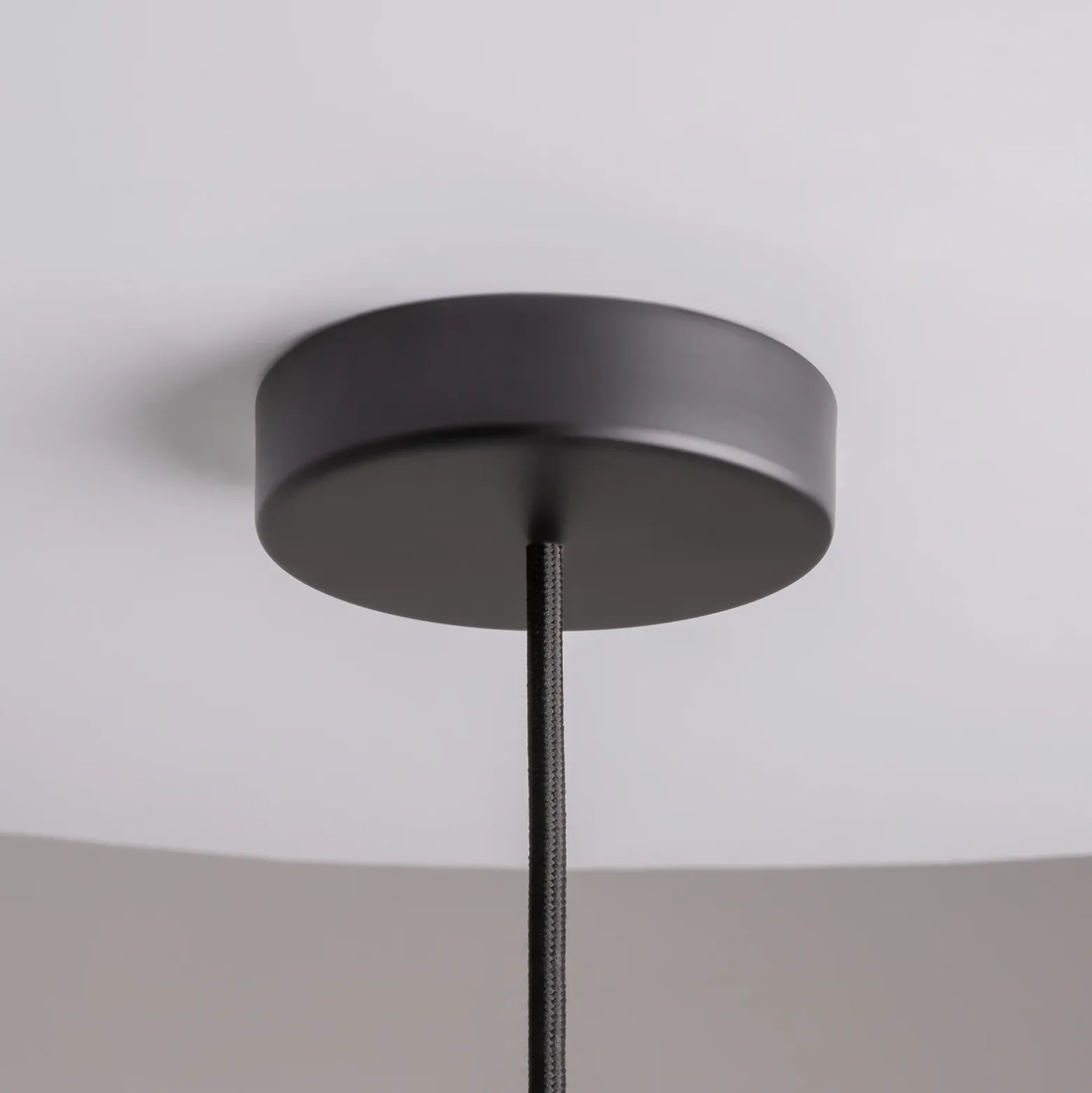 Lámpara colgante Maytoni Memory, negra, Ø 8 cm, cerámica, cristal