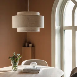 Lámpara colgante Noah Bouclé de Globen Lighting, Ø 50 cm, beige
