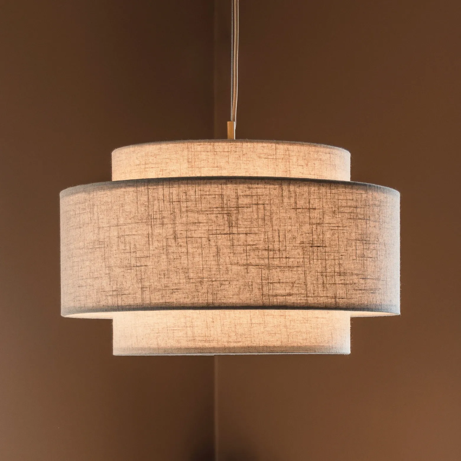 Lámpara colgante Noah Bouclé de Globen Lighting, Ø 50 cm, beige