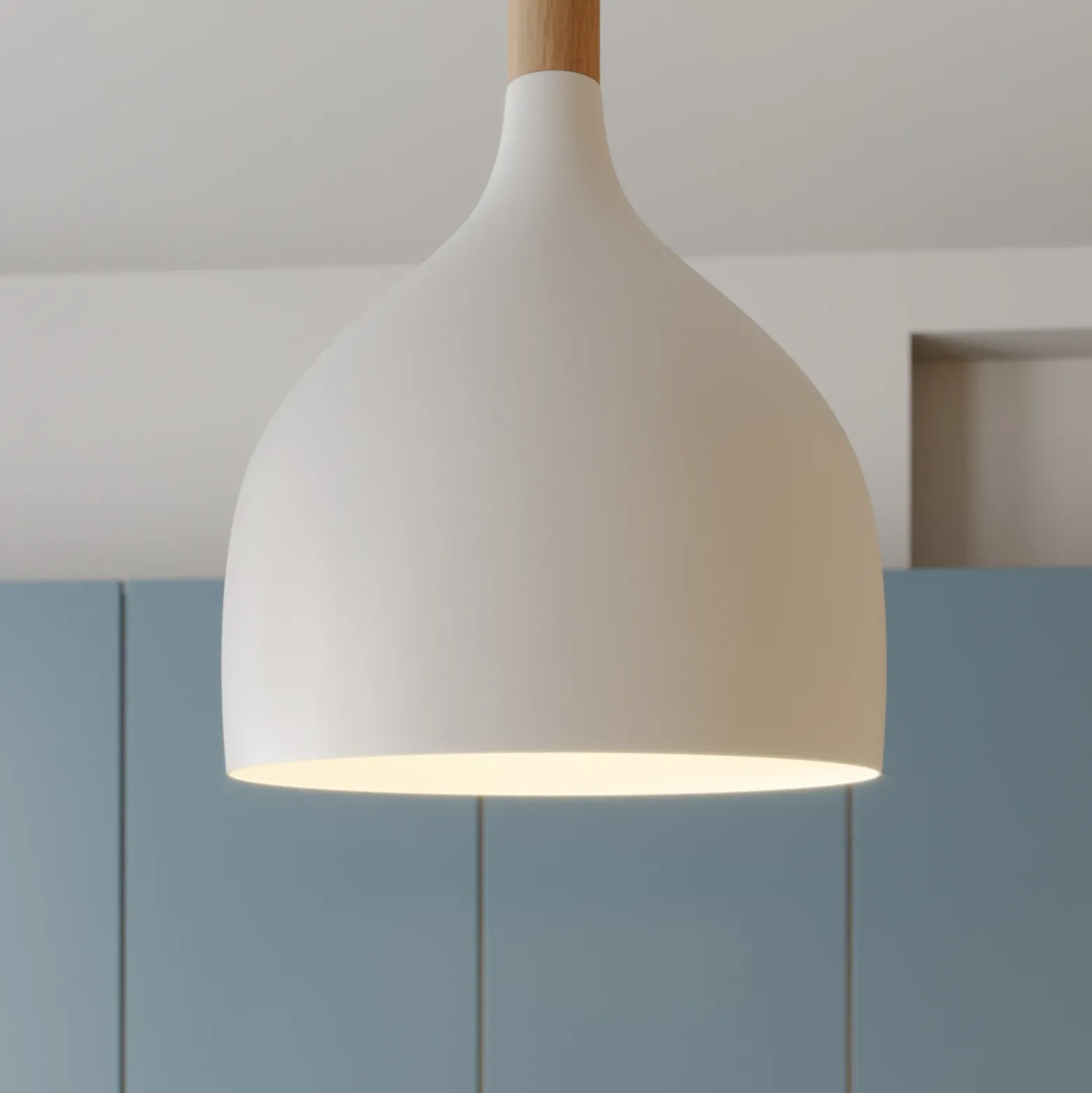 Lámpara colgante Noak, blanco/madera natural, Ø 17 cm