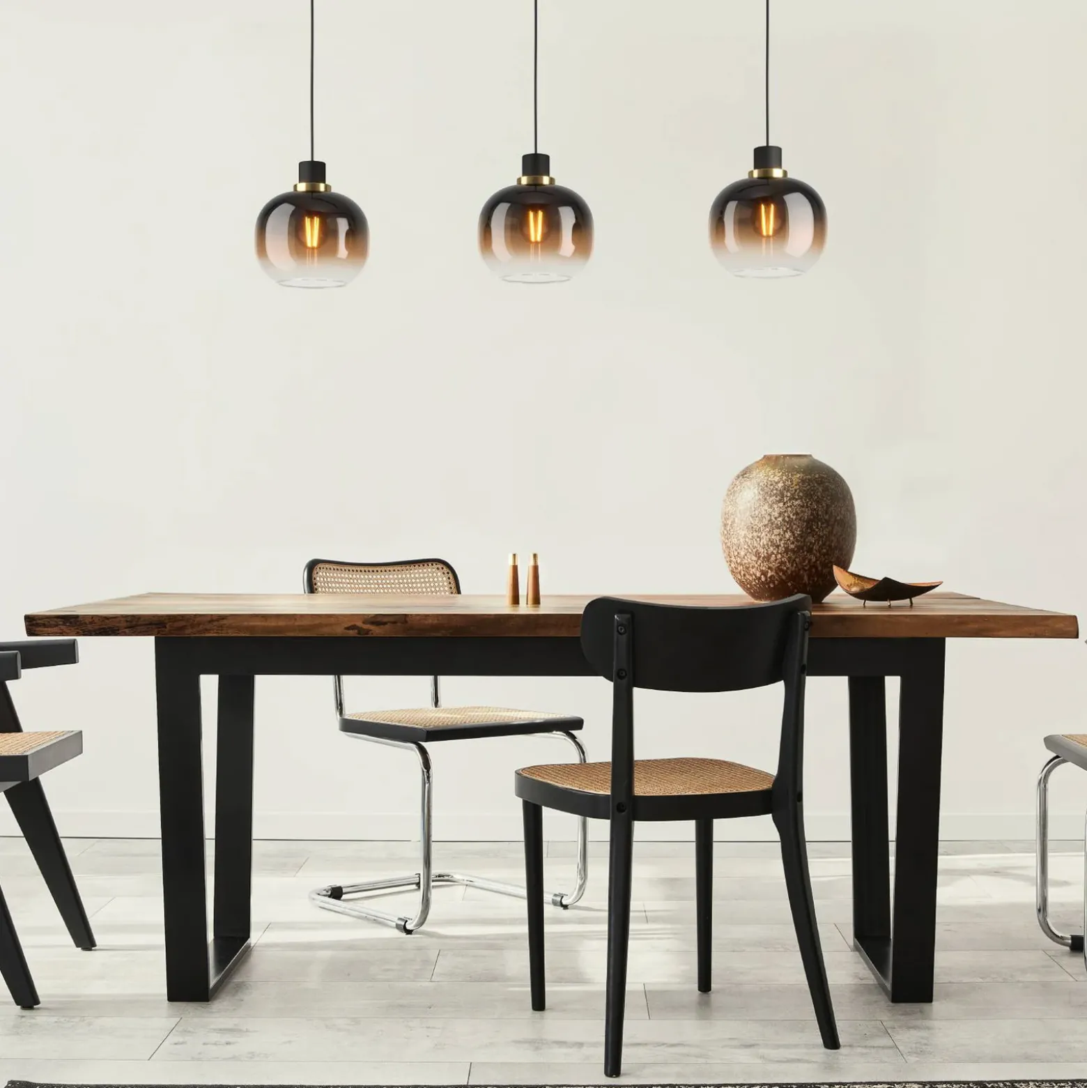 Lámpara colgante Oilella, negro-marrón, longitud 95 cm, cristal, 3 luces.