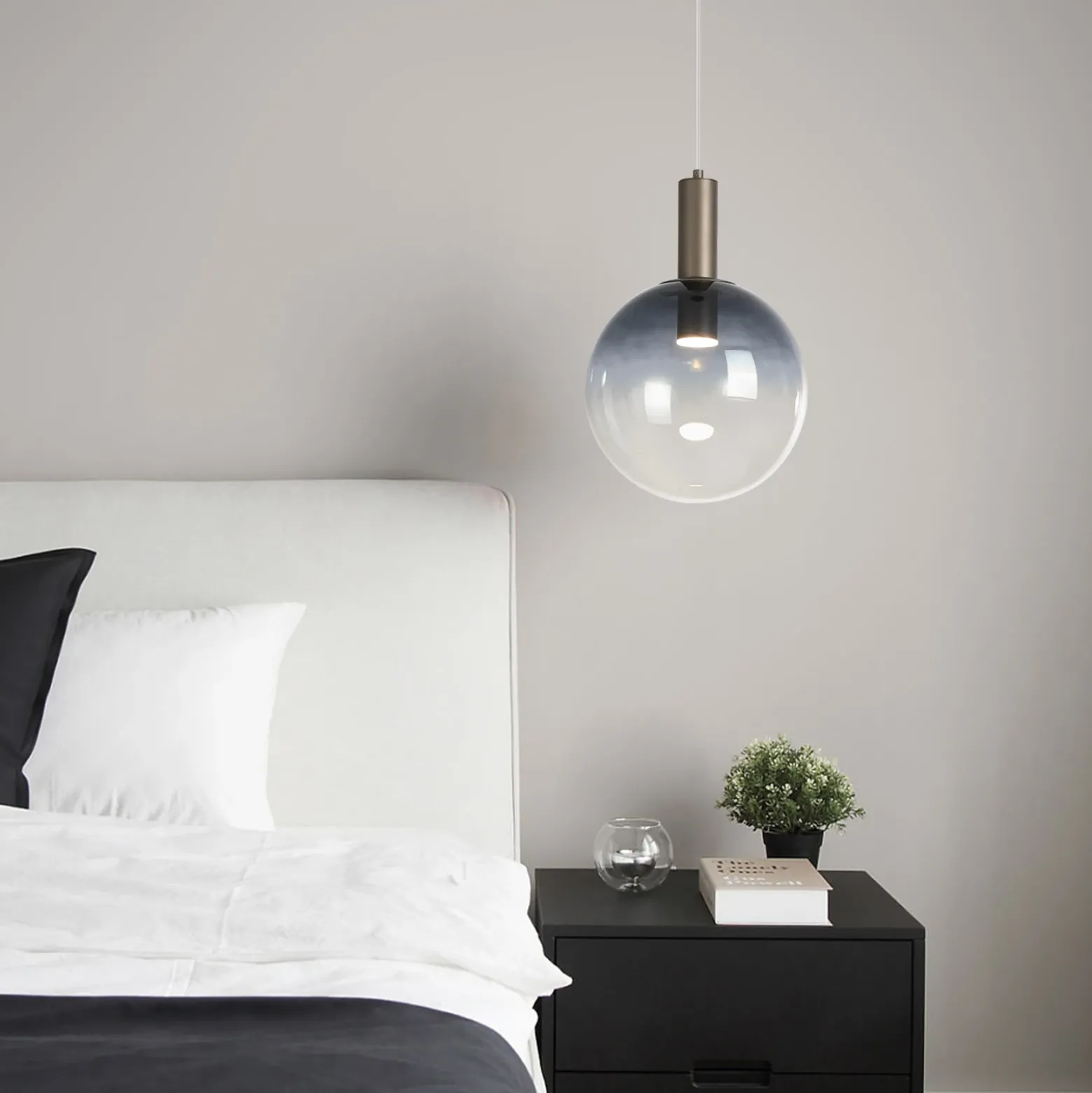 Lámpara colgante Ombre, forma esférica, gris ahumado/blanco, Ø 30 cm, cristal