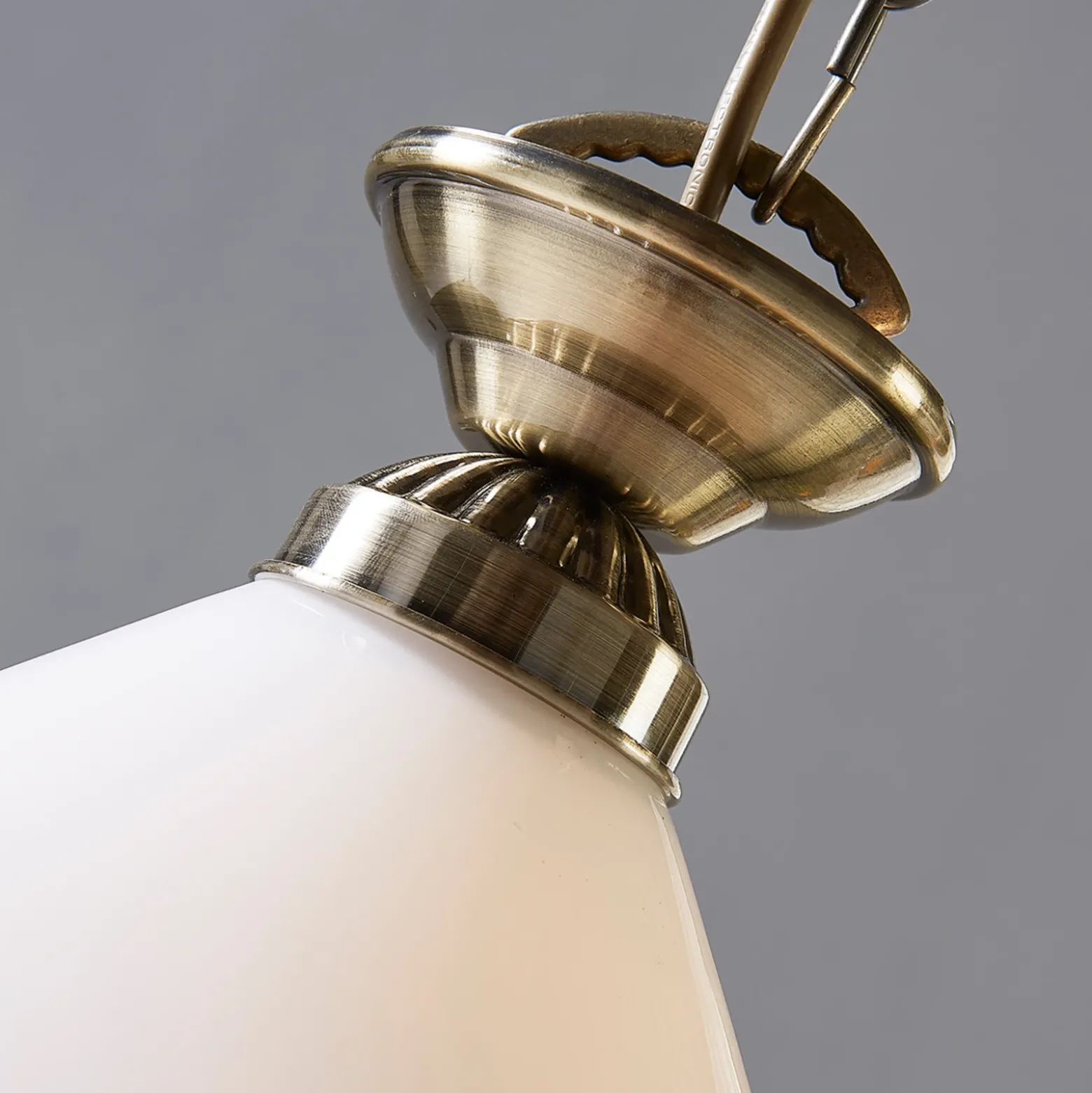 Lámpara colgante Otis de Lindby, Ø 30 cm, blanca, cristal, cono, E27