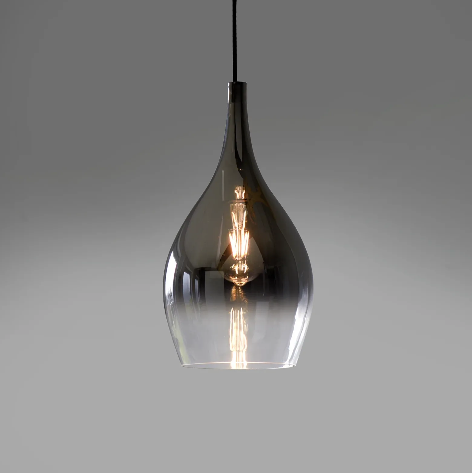 Lámpara colgante Pilua de Paul Neuhaus, gris ahumado, cristal, Ø 20 cm, E27