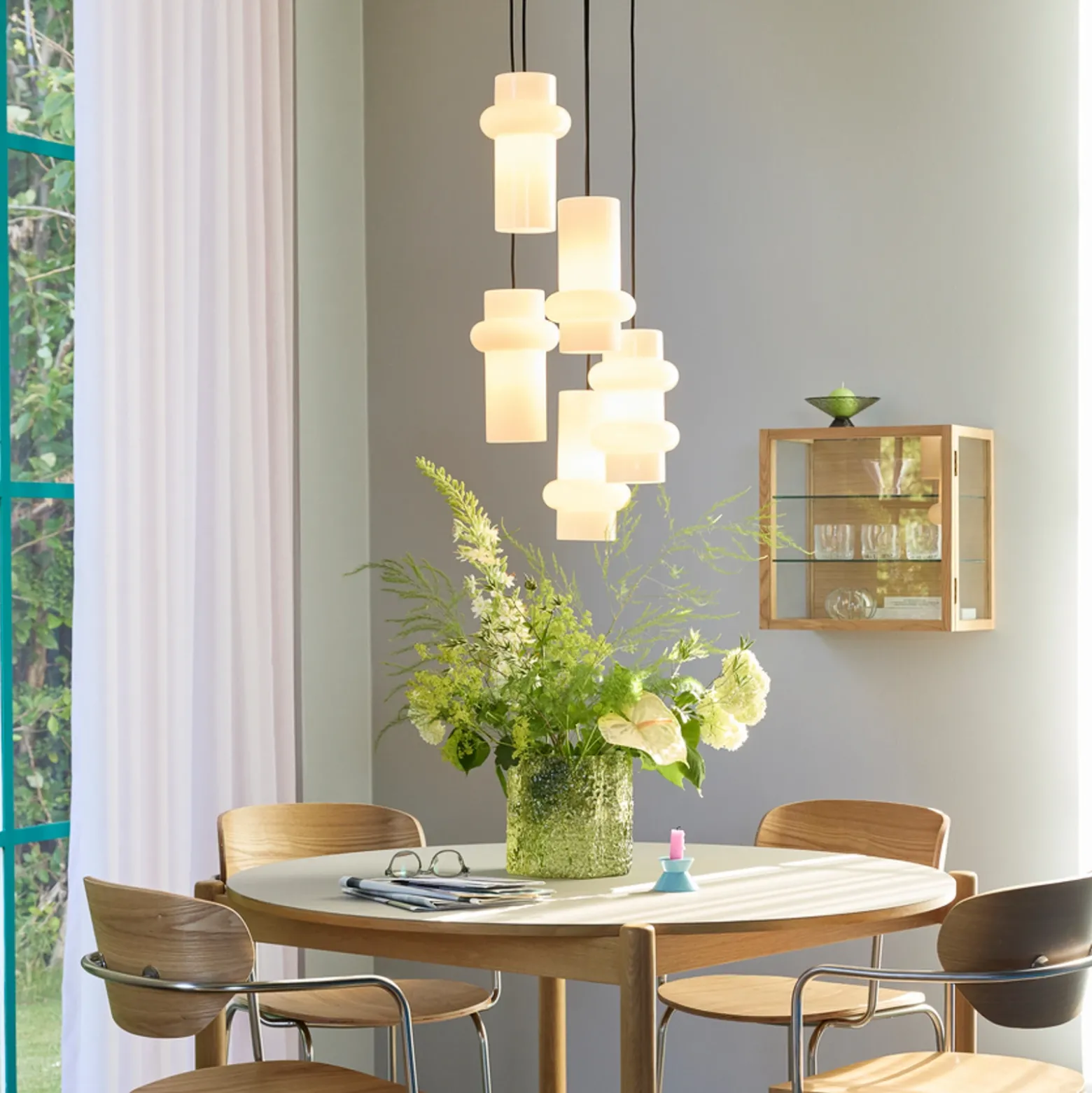 Lámpara colgante Pilule Down, blanco brillante, Ø 15 cm, cristal