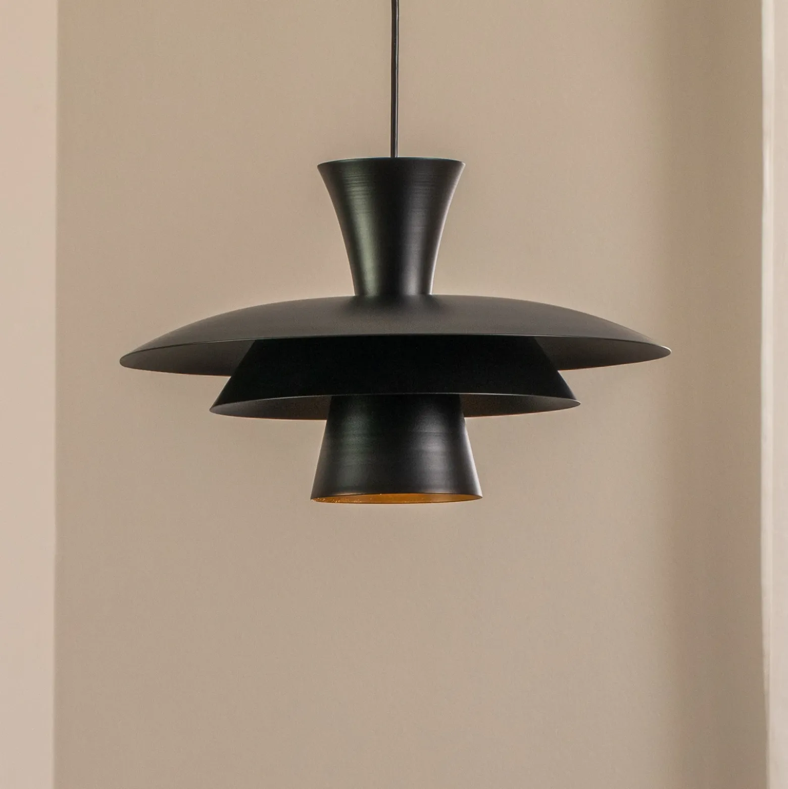 Lámpara colgante Plato, negro, metal, Ø 38 cm, E27