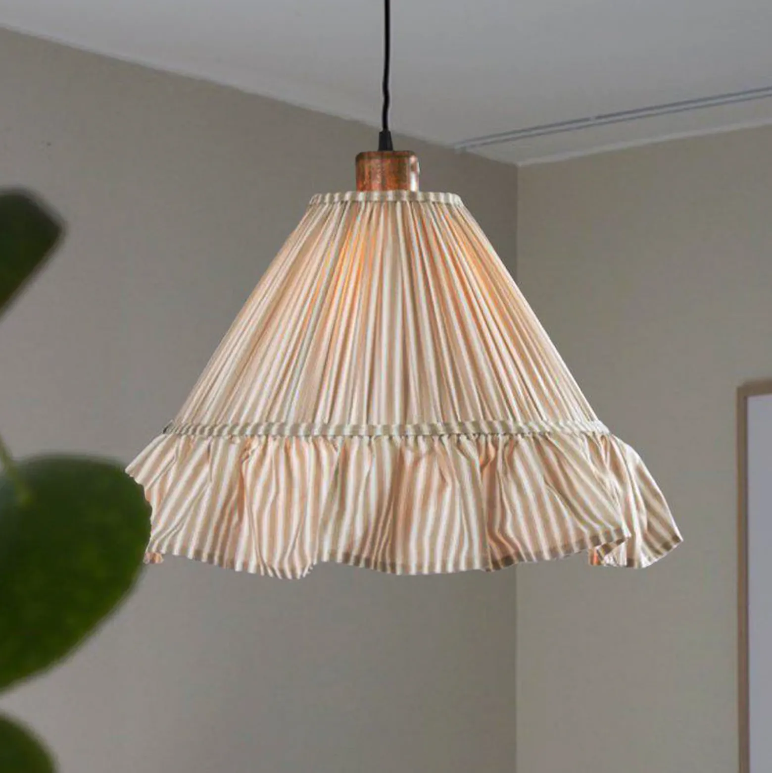 lámpara colgante PR Home Estrid, beige, tela, Ø 40 cm, E27