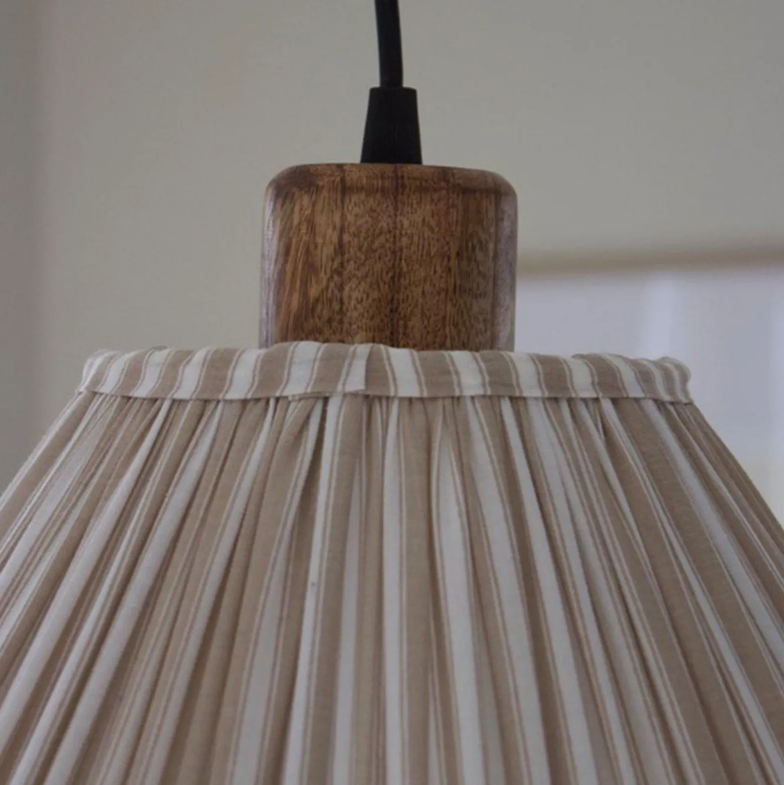 lámpara colgante PR Home Estrid, beige, tela, Ø 40 cm, E27