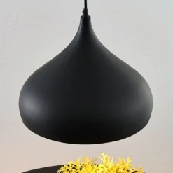 Lámpara colgante Ritana de Lindby, negro y dorado, metal, Ø 31 cm, E27
