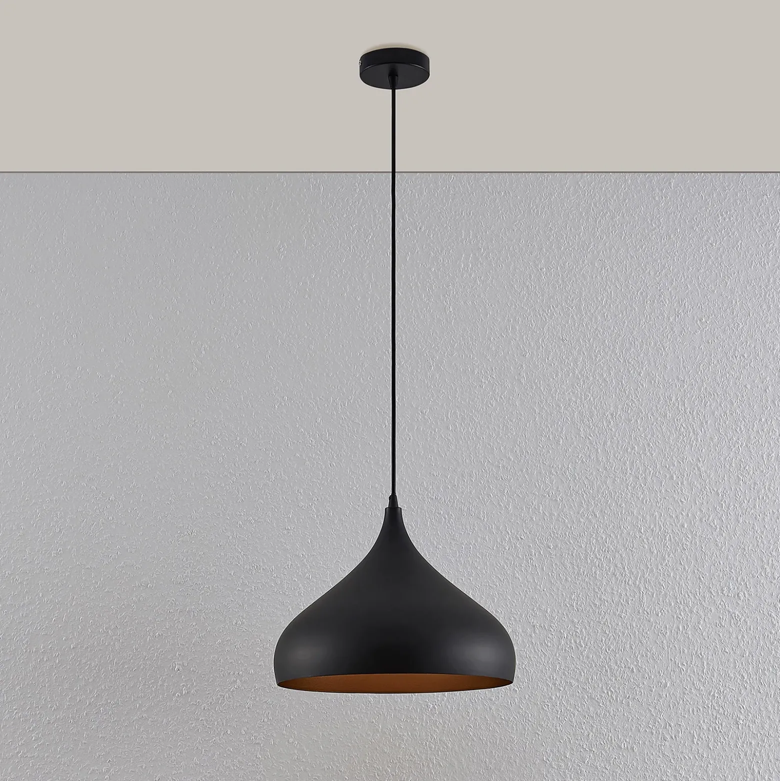 Lámpara colgante Ritana de Lindby, juego de 2, negro y dorado, metal, E27