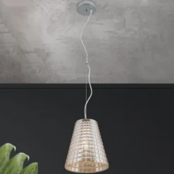 Lámpara colgante Sarala, tallado diamantes, ámbar
