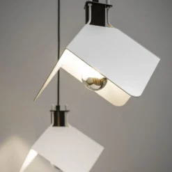 Lámpara colgante Stilnovo Triedo, blanca, longitud 29 cm, metal