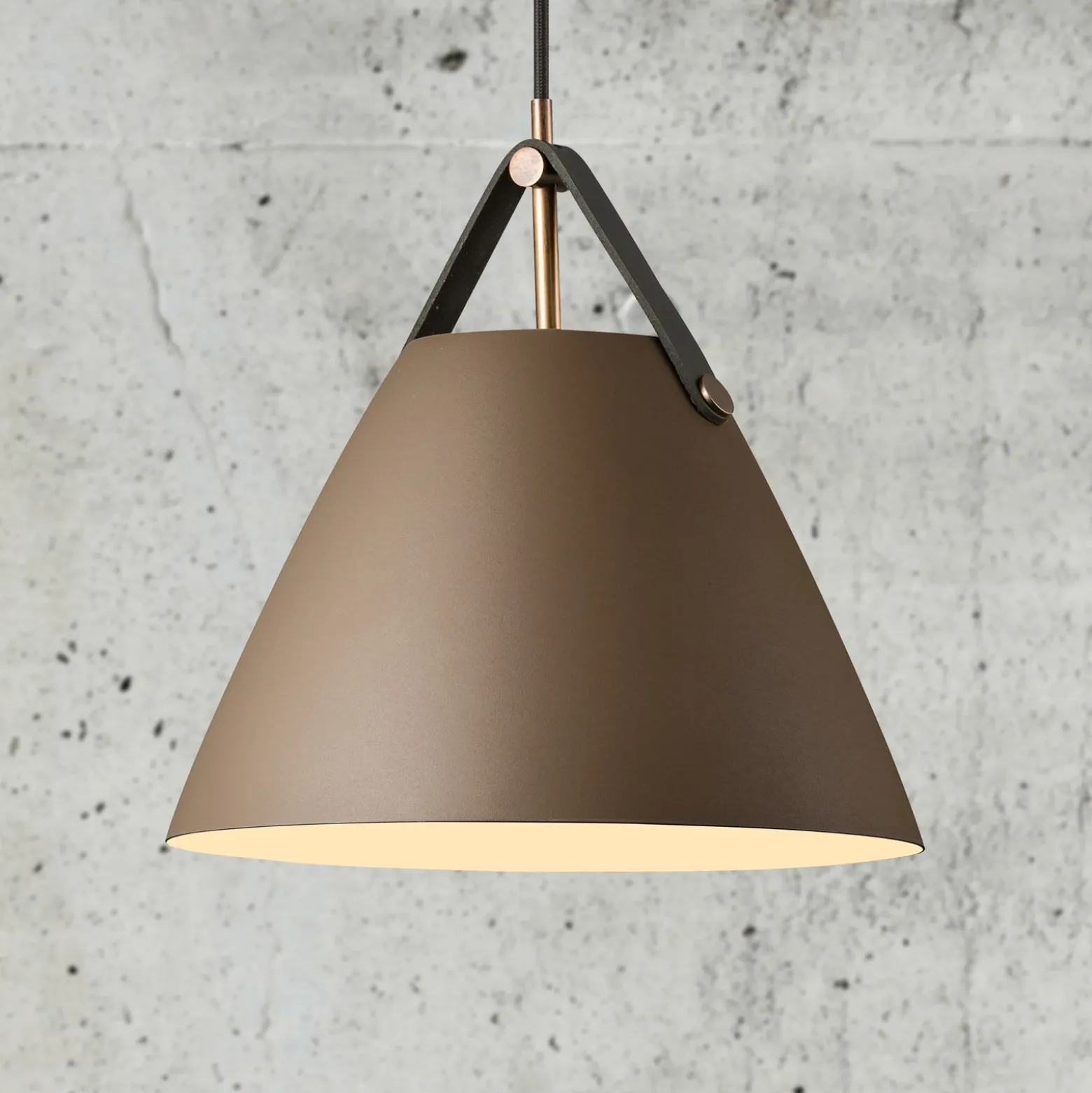Lámpara colgante Strap con pantalla metálica beige, 27 cm