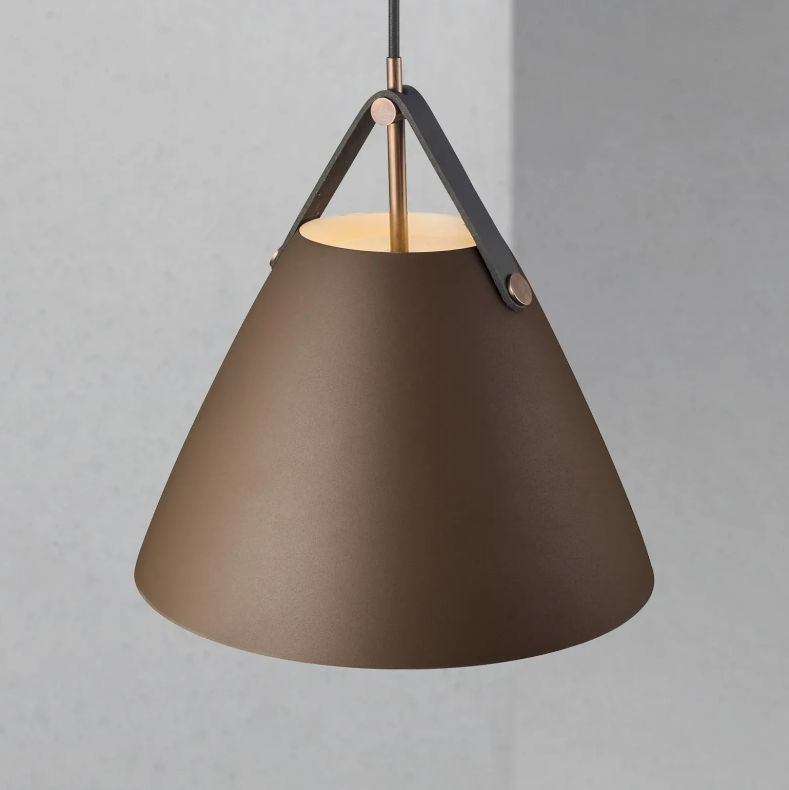 Lámpara colgante Strap con pantalla metálica beige, 27 cm