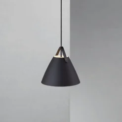 Lámpara colgante Strap en negro, Ø 27 cm