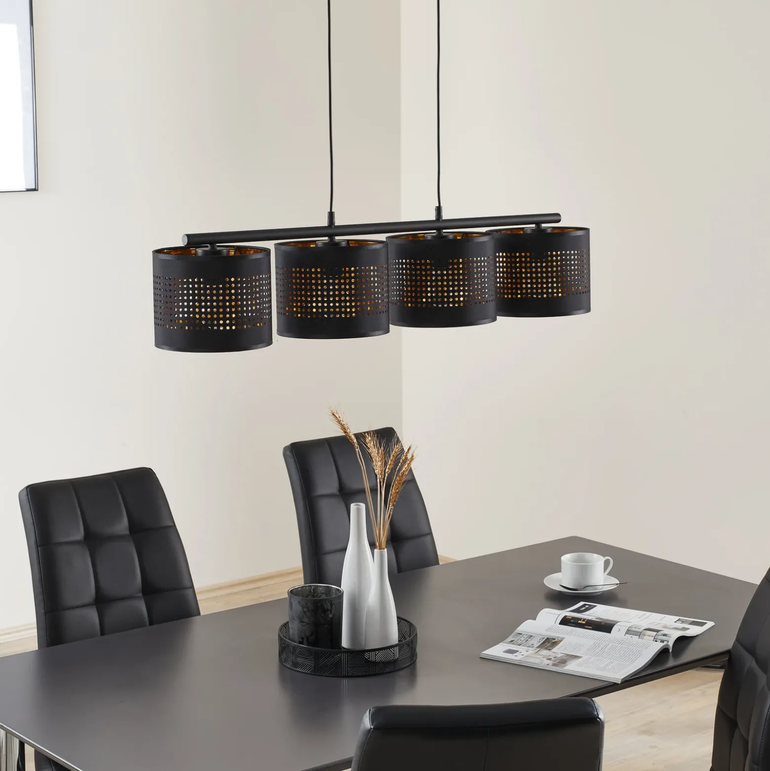 Lámpara colgante Tago, 4 luces, negro/dorado