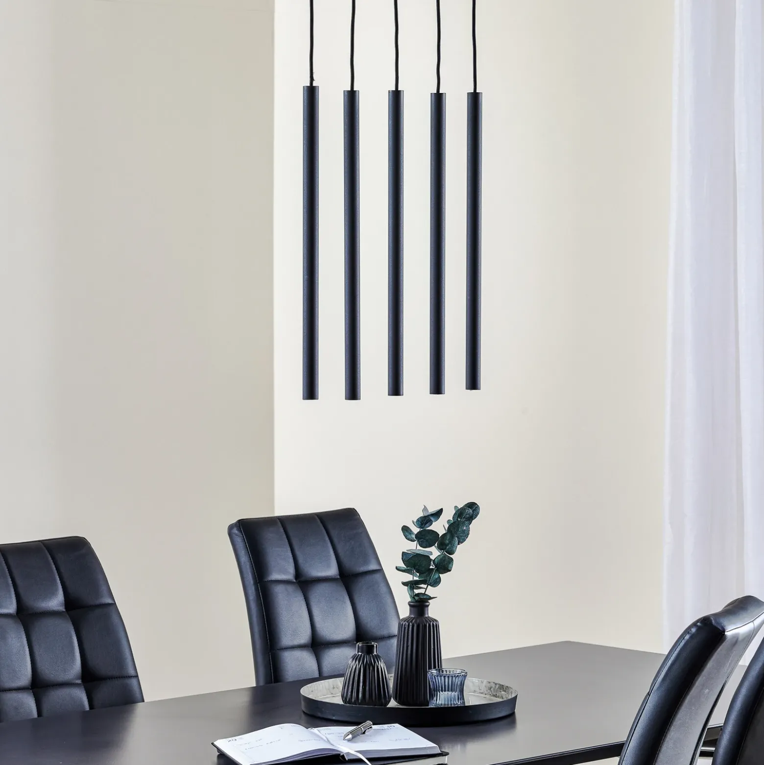 Lámpara colgante Thin, negro, 5 luces, lineal