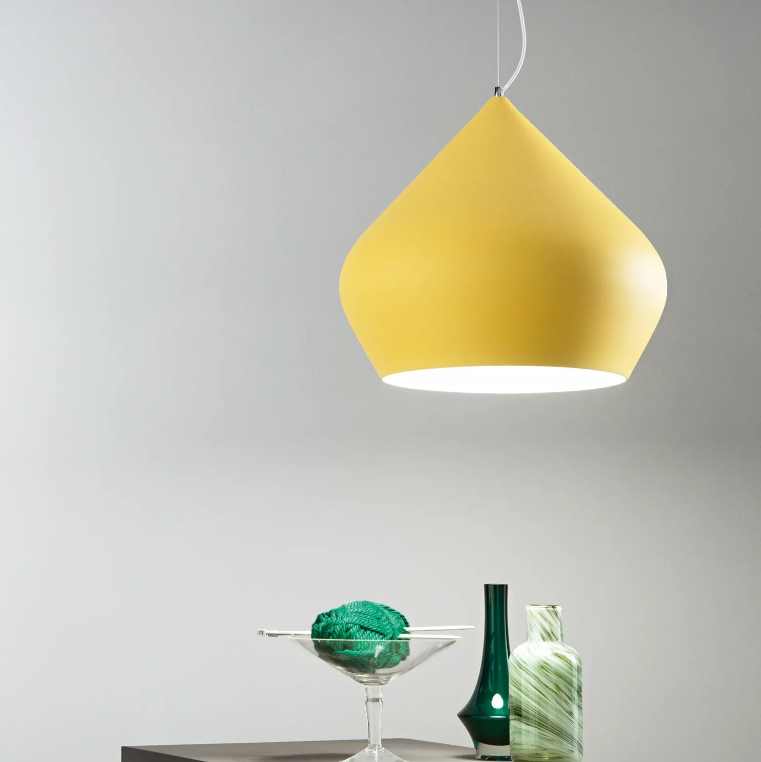 Lámpara colgante Tholos, amarillo/blanco, Ø 52 cm, metal