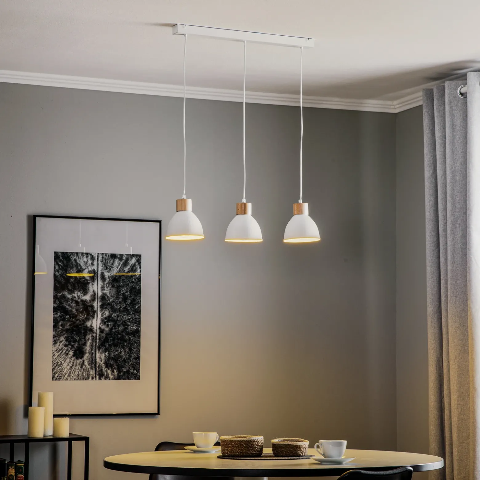 Lámpara colgante Tira, blanca, 70 cm, con 3 luces