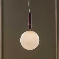 Lámpara colgante Torrano de Globen Lighting, roja, Ø 30 cm, mármol