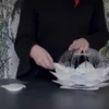 Lámpara colgante UMAGE Silvia mediana en blanco