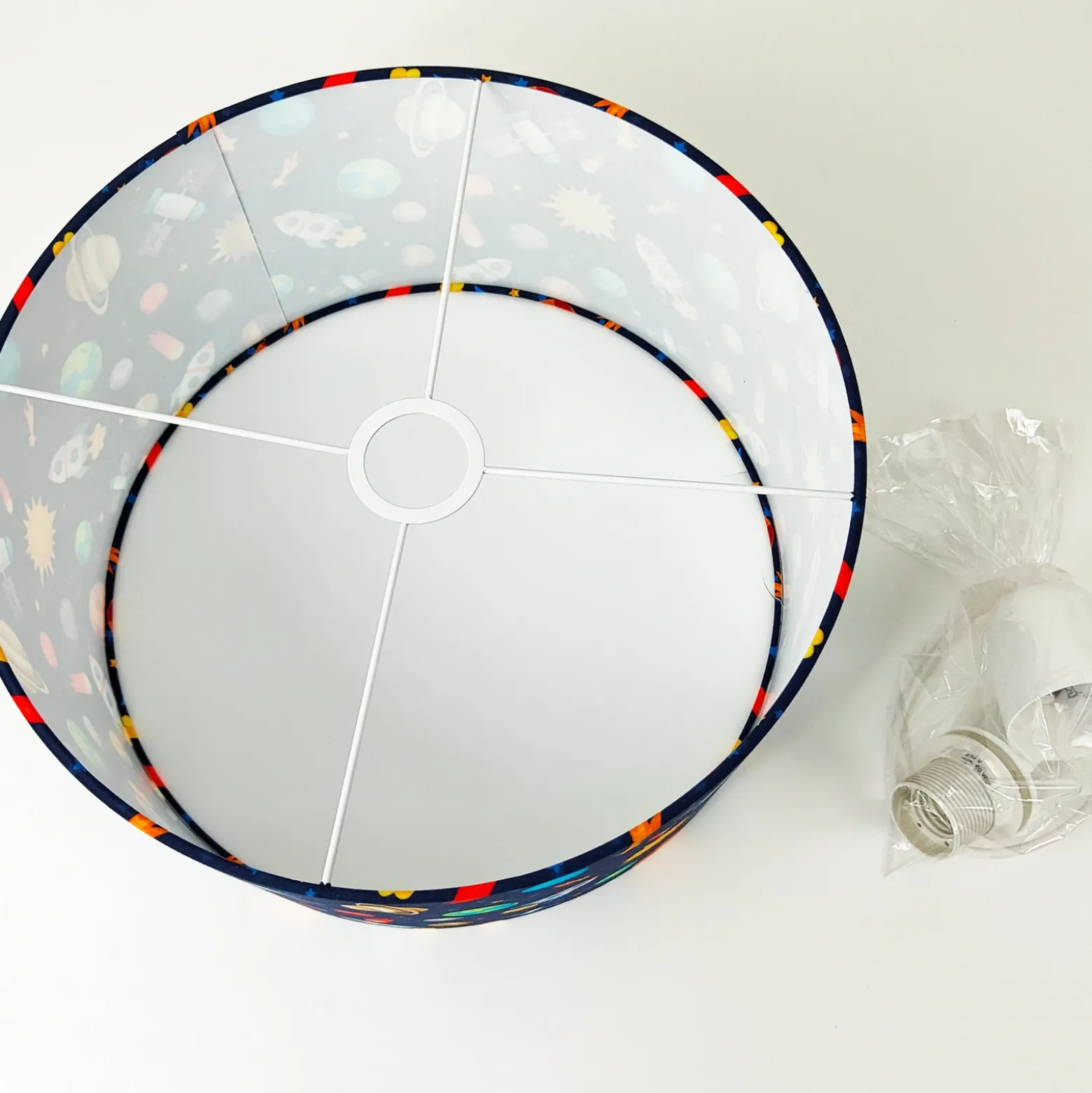 Lámpara colgante Universo con pantalla textil