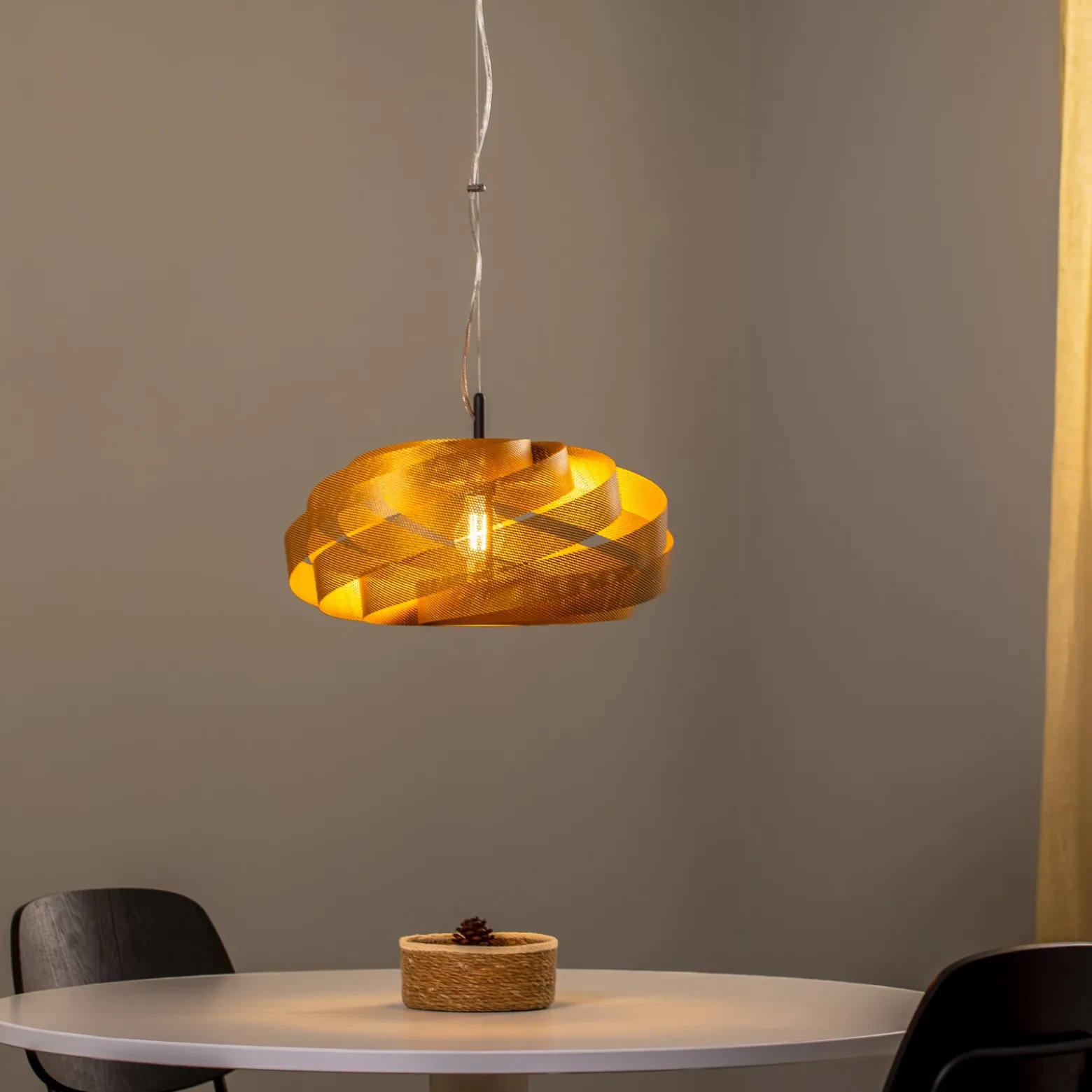 Lámpara colgante Vento, color dorado, Ø 50 cm