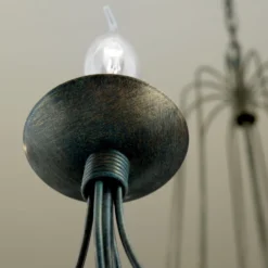 Lámpara de araña Antonina en diseño antiguo
