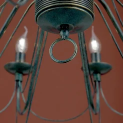 Lámpara de araña Antonina en diseño antiguo