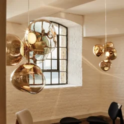 lámpara de araña LED Melt Chandelier de Tom Dixon, color bronce