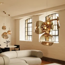 lámpara de araña LED Melt Chandelier de Tom Dixon, color bronce