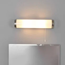 Lámpara de baño sencilla Liana IP44