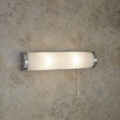 Lámpara de baño sencilla Liana IP44