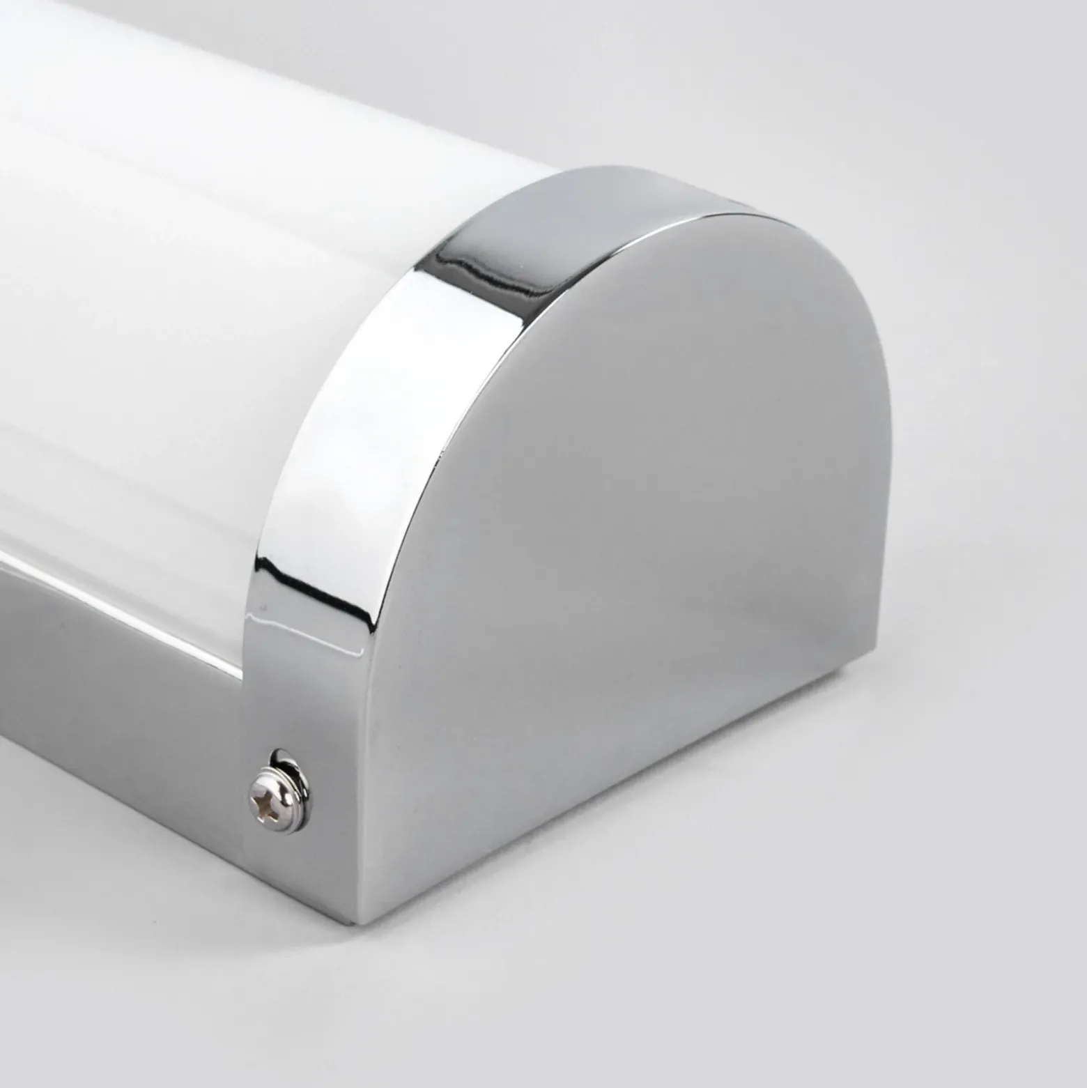 Lámpara de baño sencilla Liana IP44