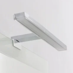 Lámpara de espejo LED Esther S3, bajo consum. IP44