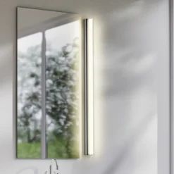 Lámpara de espejo LED Helestra LOOM 2, longitud 90 cm, IP44, CCT