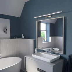 Lámpara de espejo LED Jukka de Lindby, 90 cm, cromo, metal, IP44