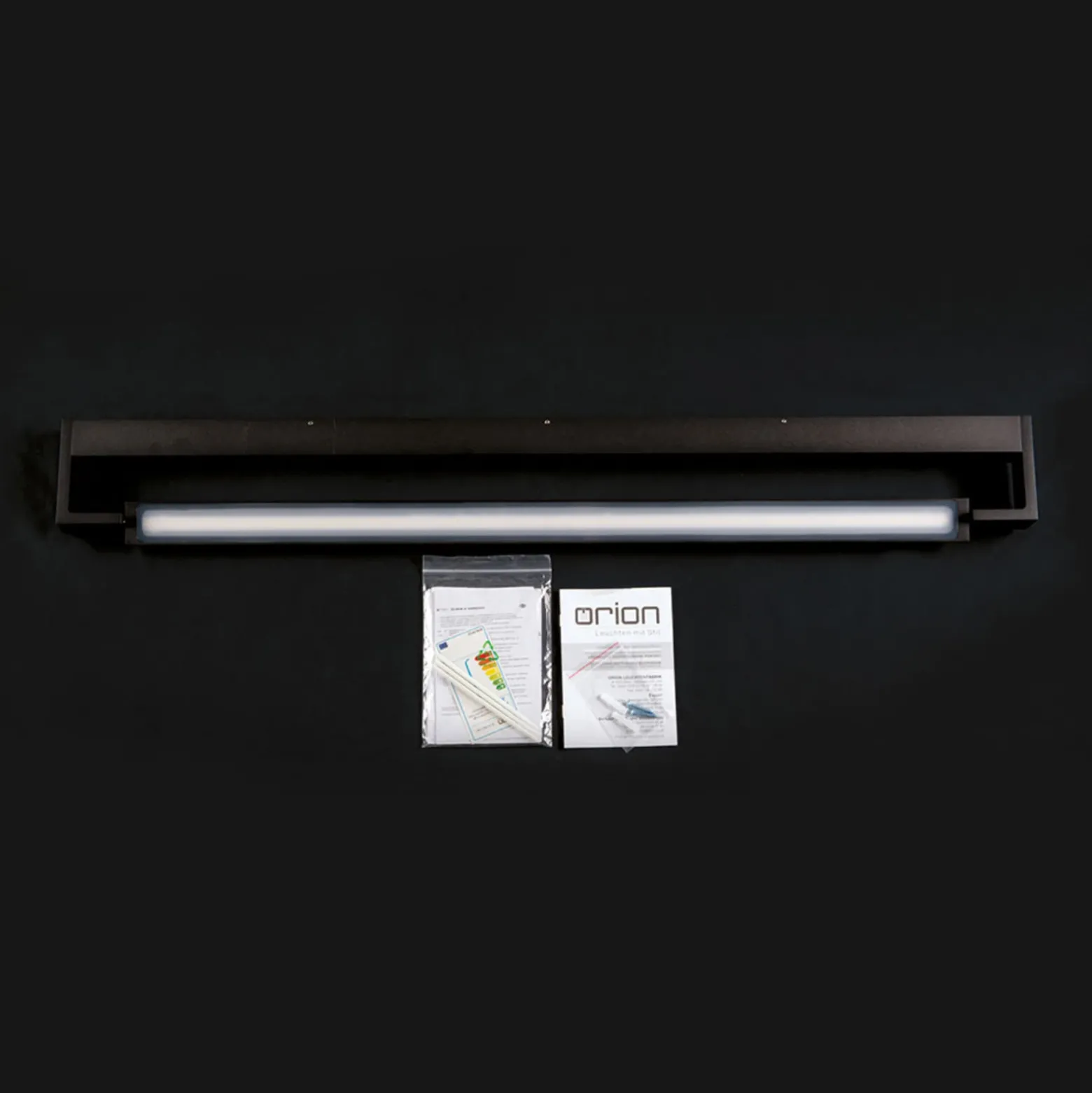 Lámpara de espejo LED Marilyn en negro, ancho 90cm