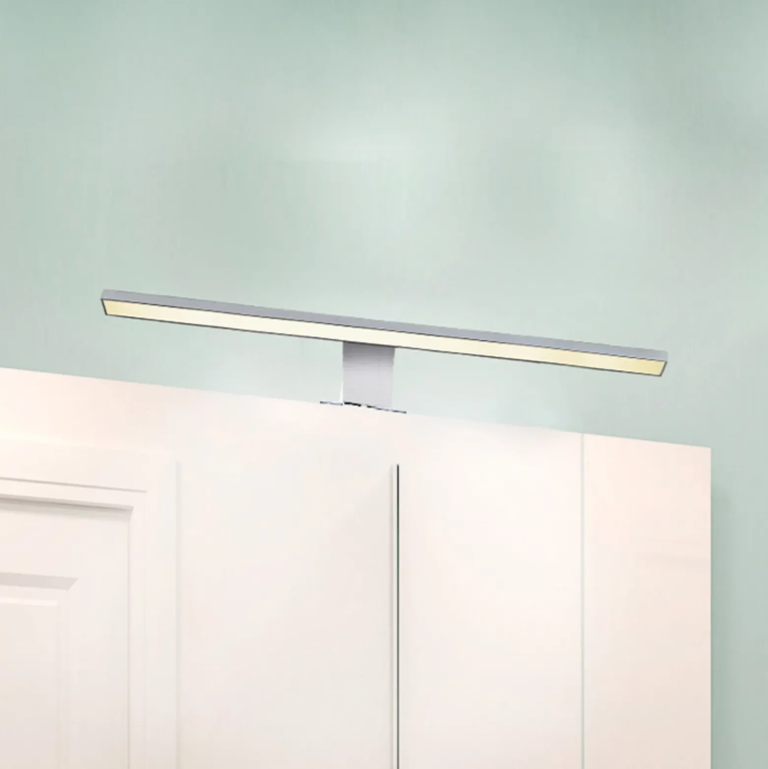 Lámpara de espejo LED Mira, 60 cm de ancho, cromada, metal, 4000 K