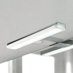 Lámpara de espejo LED Pandora, cromo, ancho 30,8 cm